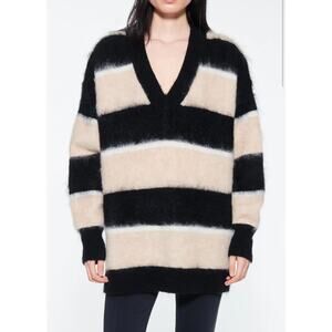 New Stand Studio Lula Sweater Size L/XL